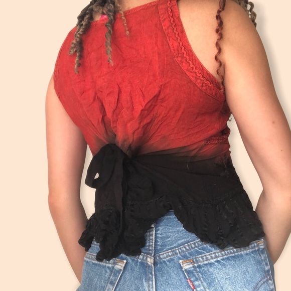 Red and black gradient sleeveless top - Picture 2 of 2